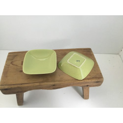 Lille grøn skål/fad i porcelæn fra IFÖ