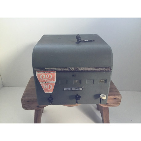 Ældre rabat mærke maskine fra Brugsen med 10 kr. rabat mærker